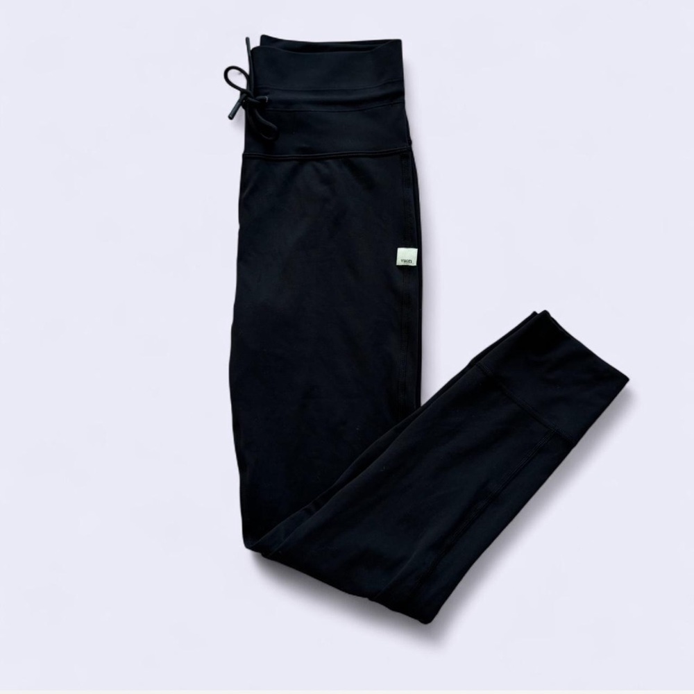 Vuori Women’s Black Daily Leggings - NWOT - Size M - 24.5” Inseam